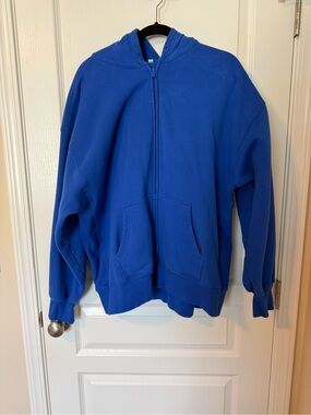 Aritzia Sweatfleece Zip-Up Hoodie in Bright Blue